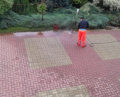 Czyszczenie kostki brukowej w Żywcu