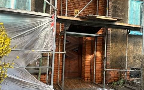 czyszczenie cegły z farby - ujęcie 4