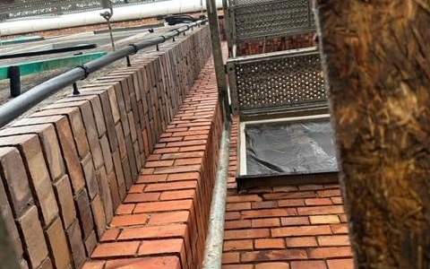 czyszczenie cegły z farby - ujęcie 5