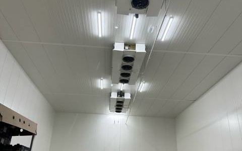 sprzątanie hali produkcyjnej na Śląsku - ujęcie 3